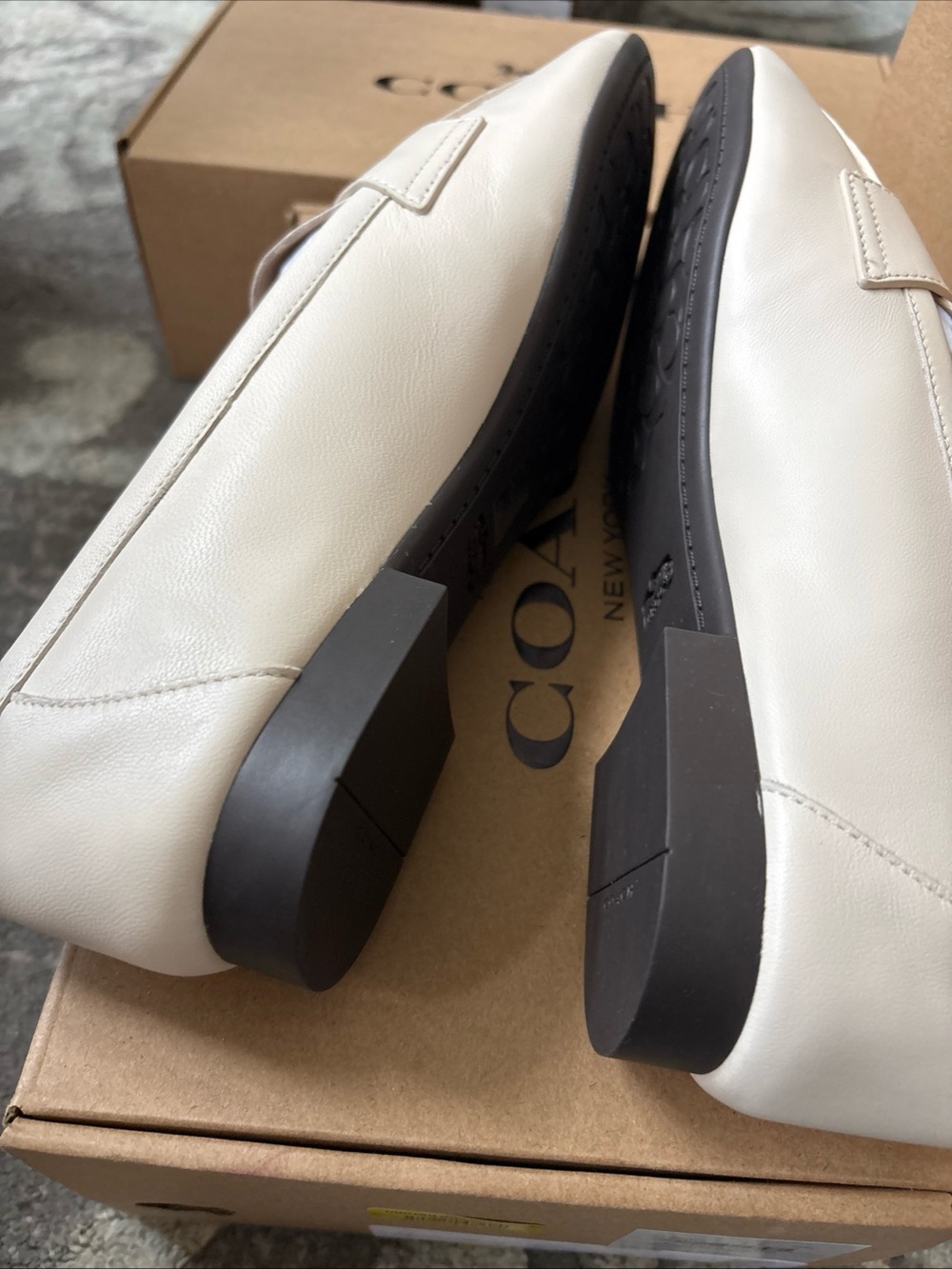 COACH Women’s Sculpted C Logo Round Toe Leather Loafers Chalk Color Size-7.5 New - Picture 11 of 12